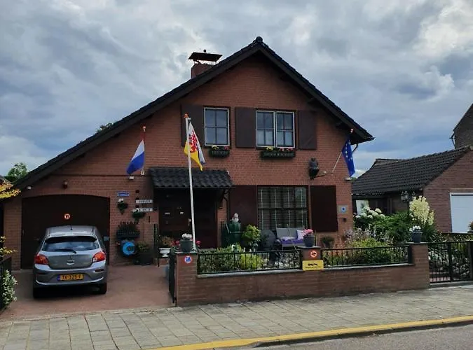 Erbuca Bed And Breakfast Nieuwstadt photo