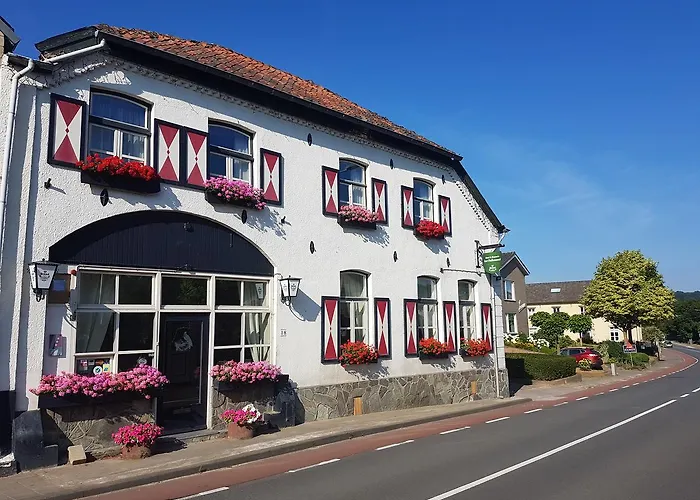 B&B Hotel Gasthoeve Het Valkennest Oud-Valkenburg photo